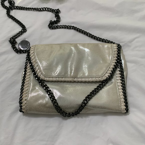 Unbranded Handbags - Women´s Unbranded Handbag.